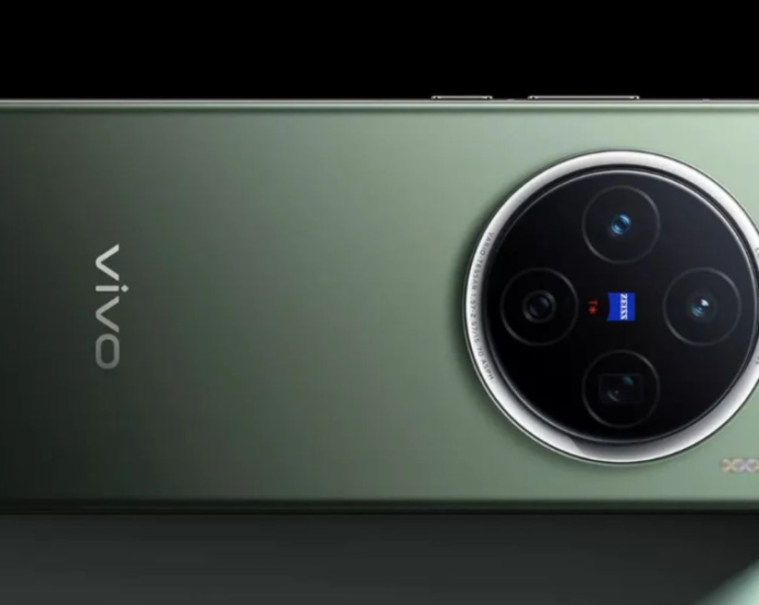 Vivo X300 Ultra leak reveals 7,000mAh battery, Snapdragon 8 Elite and 200MP dual cameras