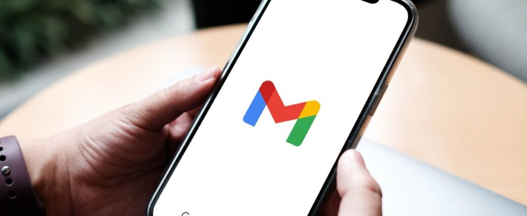 Pakistan Bans Use of Personal Email Accounts for Official Government Work