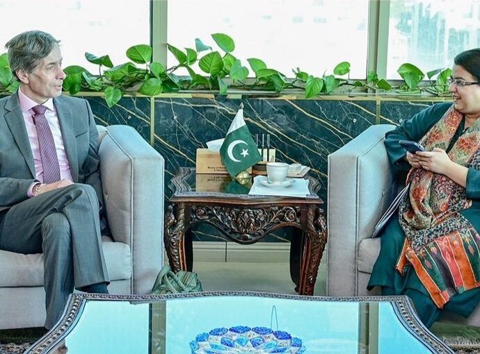 Pakistan, Microsoft Explore AI, Cloud Collaboration to Boost Digital Transformation