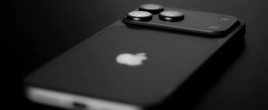 iPhone 18 Pro Max Battery Seen Getting Modest Boost, Region-Specific Variants Likely