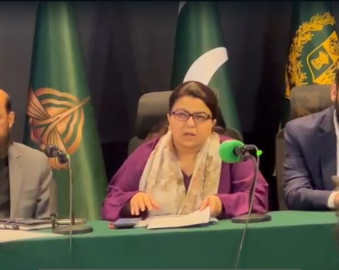 IT Minister Shaza Fatima Briefs Media on Pakistan’s 5G Spectrum Auction