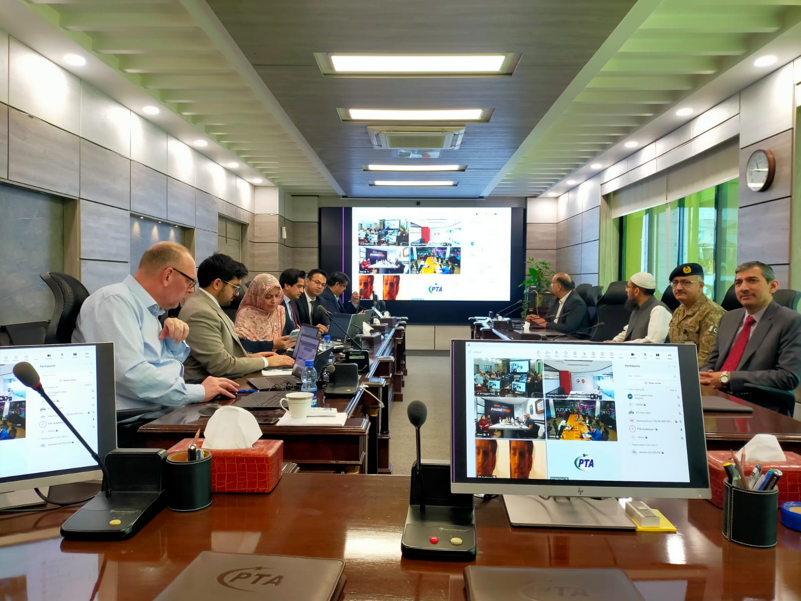 5G Bidding Advances as Operators Secure 2600 MHz Positions