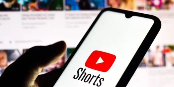 YouTube Tests ‘Clear Screen’ Mode for Shorts to Boost Full-Screen Viewing Experience