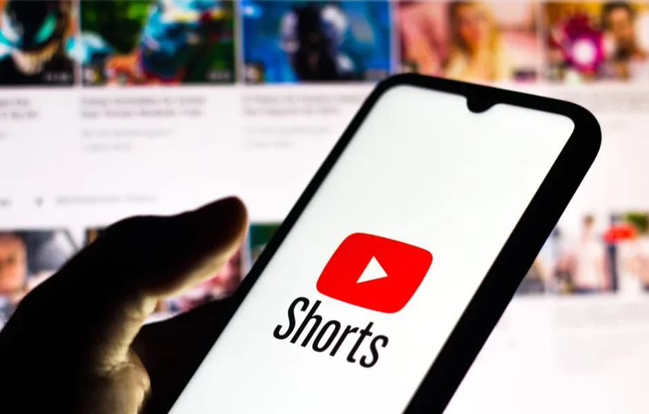 YouTube Tests ‘Clear Screen’ Mode for Shorts to Boost Full-Screen Viewing Experience