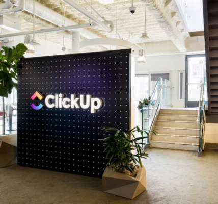 AI Replaces Humans? ClickUp Cuts 22% Workforce as CEO Bets Big on AI Agents