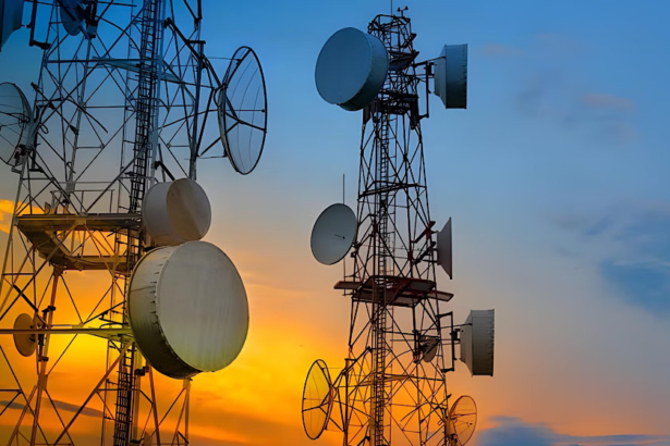 Senate IT Committee Clears Telecom Bill After Debate Over Fiber Networks, Towers and Property Rights
