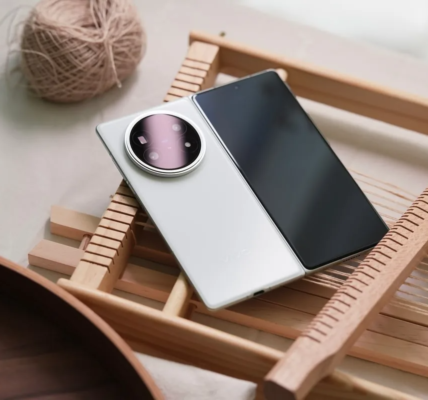 Vivo Set to Unveil X Fold6 With Massive Battery Upgrade in Foldable Phone Race