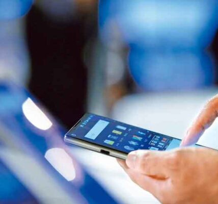 Digital Pakistan Milestone: Smartphone Usage Climbs to 71.6%, Broadband Users Cross 161 Million