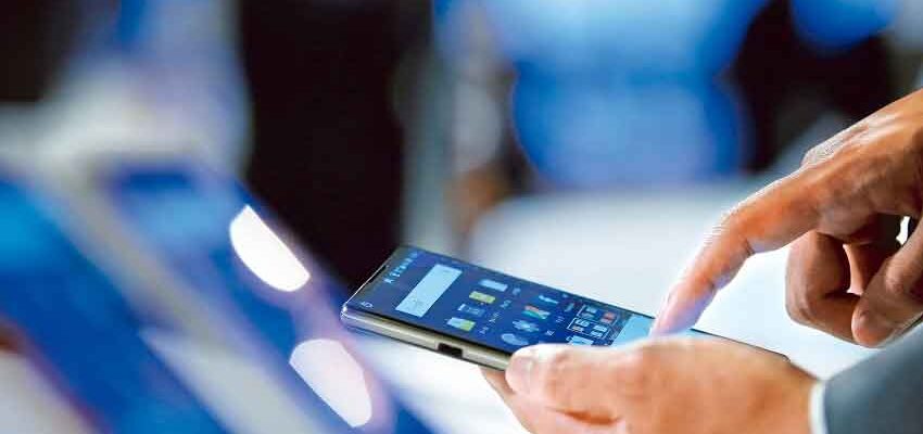 Digital Pakistan Milestone: Smartphone Usage Climbs to 71.6%, Broadband Users Cross 161 Million