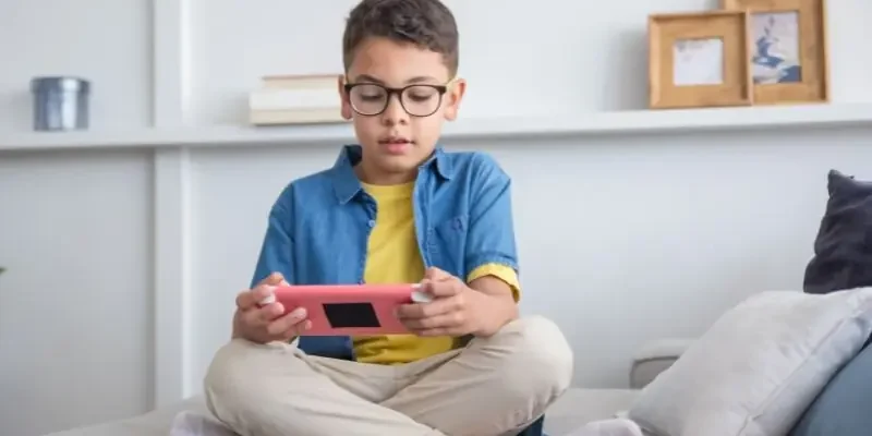 Pakistan Sounds Alarm on Child Online Safety as Digital Risks Grow