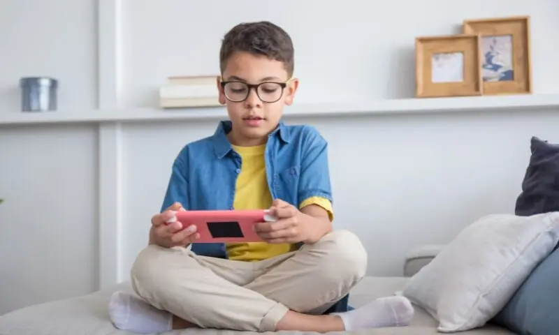 Pakistan Sounds Alarm on Child Online Safety as Digital Risks Grow