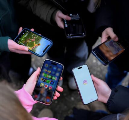 Islamabad High Court Asked to Restrict Social Media Access for Children Under 16