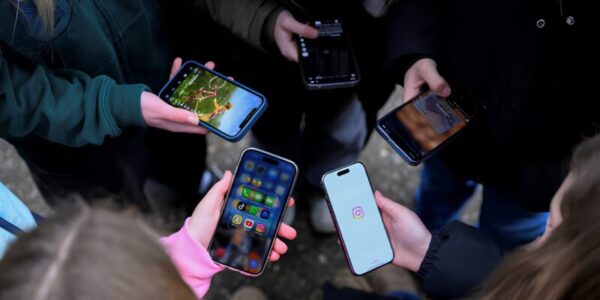 Islamabad High Court Asked to Restrict Social Media Access for Children Under 16