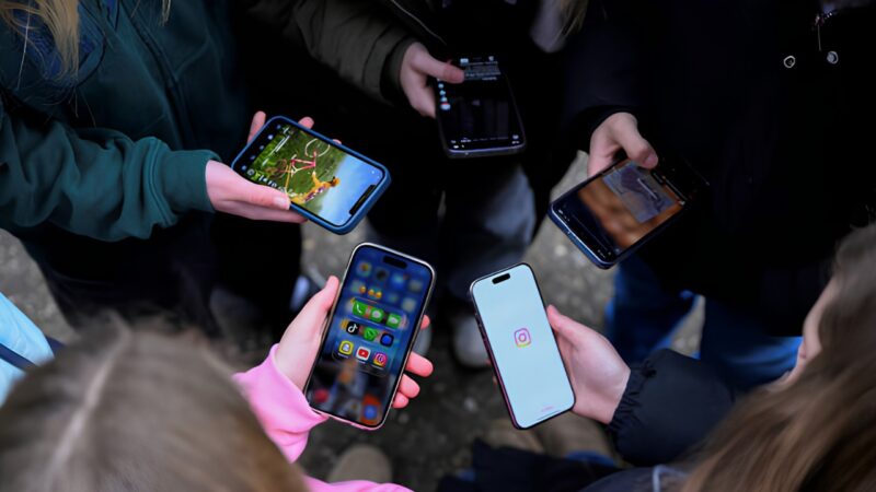 Islamabad High Court Asked to Restrict Social Media Access for Children Under 16