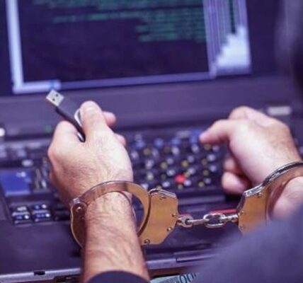 FIA Cracks Down on Copyright Violations, Illegal Internet Operations in Lahore