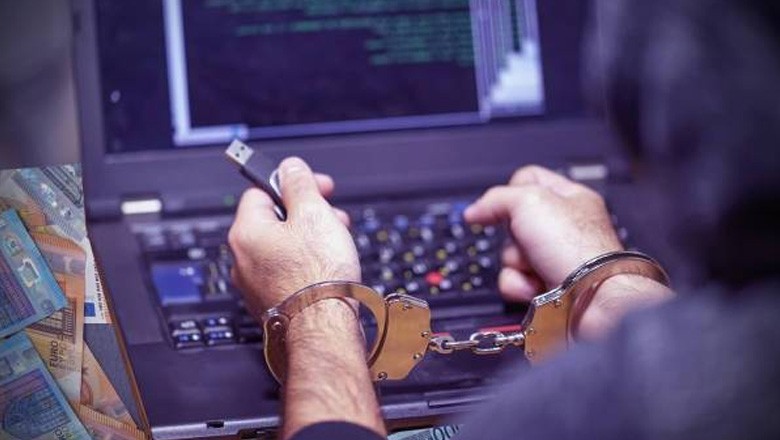FIA Cracks Down on Copyright Violations, Illegal Internet Operations in Lahore
